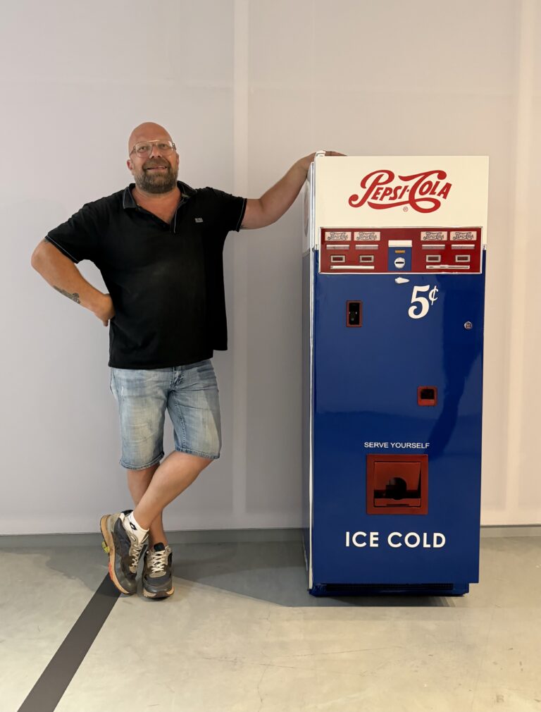 Ein Pepsi-Cola-Automat im Museum „ Apple “?